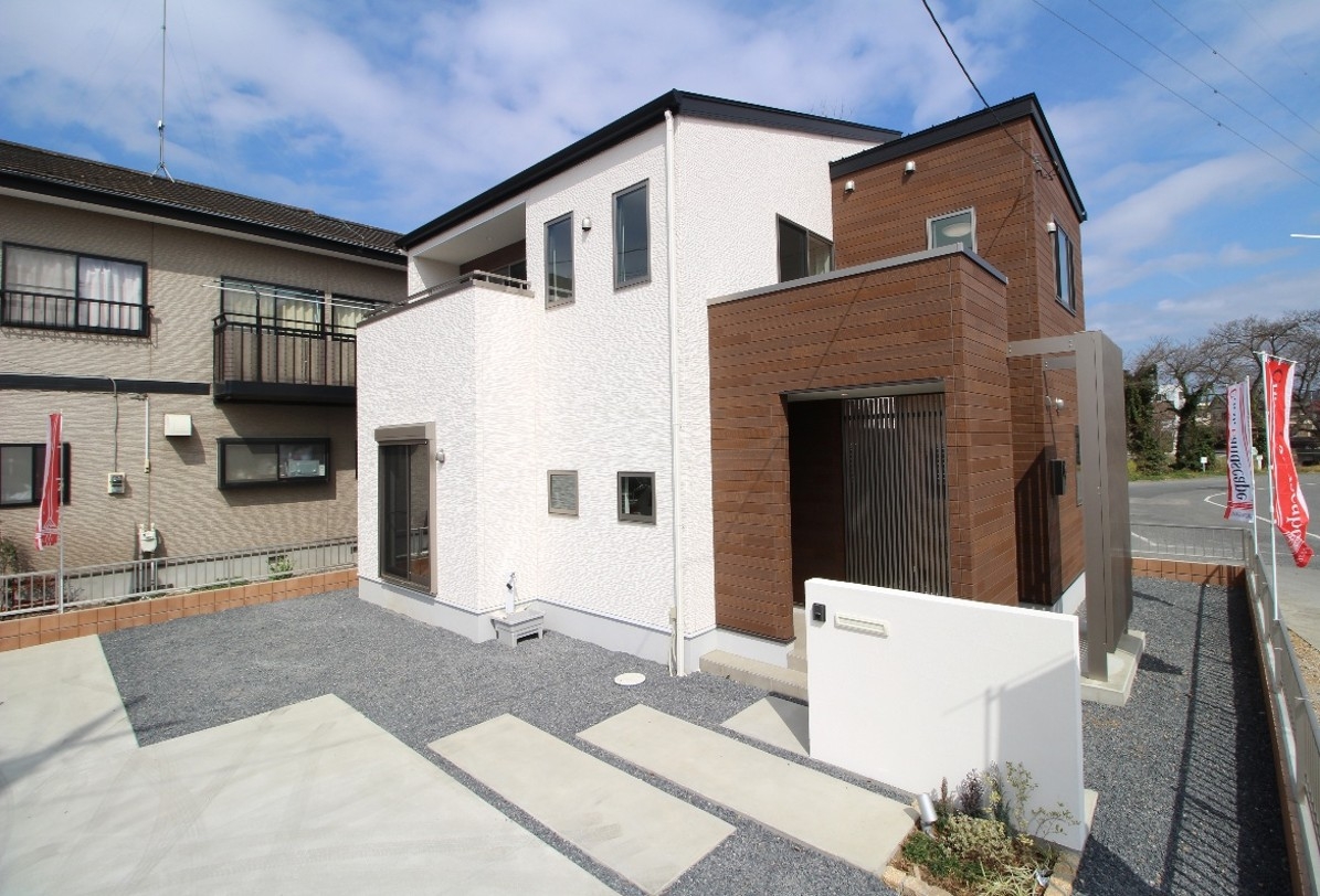 街並みに映える、上質なナチュラルモダンの家