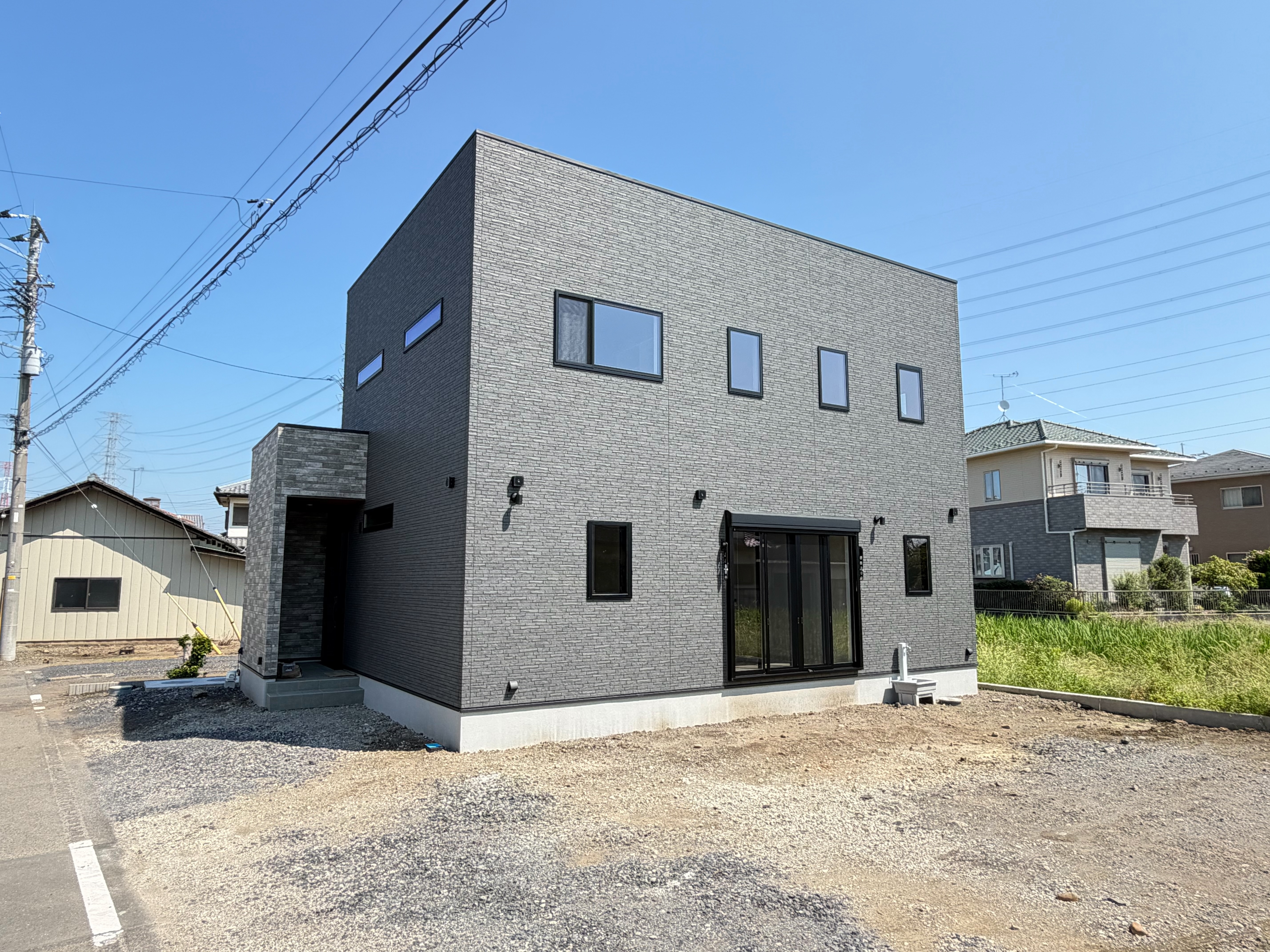 LINE_ALBUM_堀口様邸完成写真_260901_2.jpg